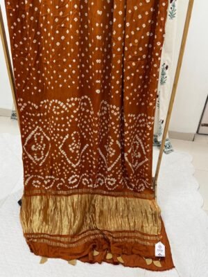 WhatsApp Image 2025-11-26 at 08.37.54 (1) Modal Silk Bandhani Saree with Tissue Pallu & Blouse