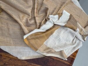 WhatsApp Image 2026-01-01 at 12.52.34 (1) Reversible Zari Woolen Stole – Cream